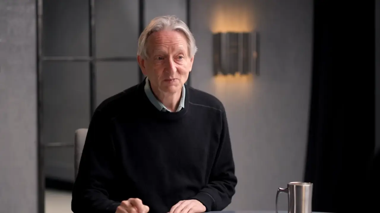 Geoffrey Hinton warns: AI will profoundly threaten the job market